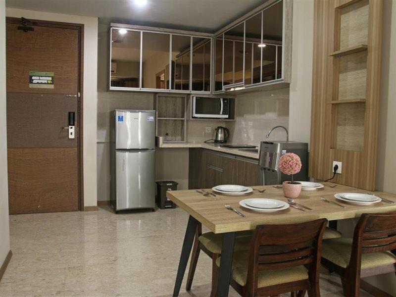 Graha Makara Suite Hotel & Residence Cikarang Luaran gambar