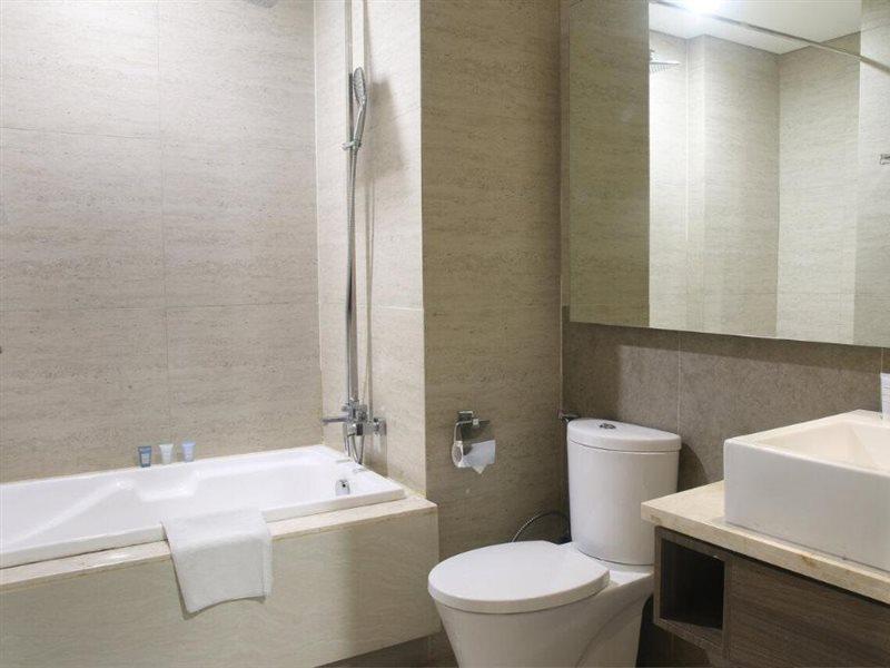 Graha Makara Suite Hotel & Residence Cikarang Luaran gambar